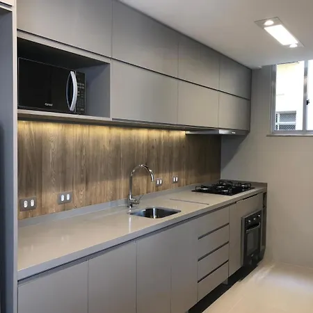 Apartamento no coração de Copacabana - Localização privilegiada - 50 metros da praia-2